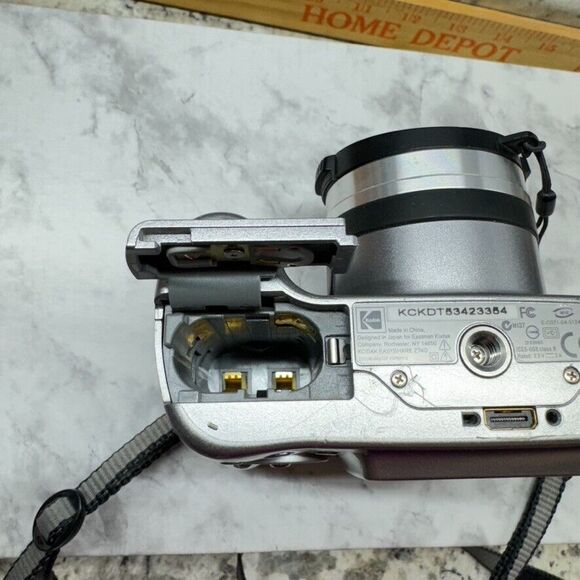 Kodak EasyShare Z740 5.0MP 10x Zoom Silver Digital Camera - TESTED WORKING - Picture 12 of 13